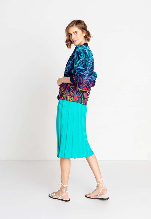 Ivko  TROPICAL MOTIF