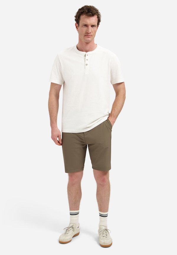 NO EXCESS WITH BUTTON CLOSURE