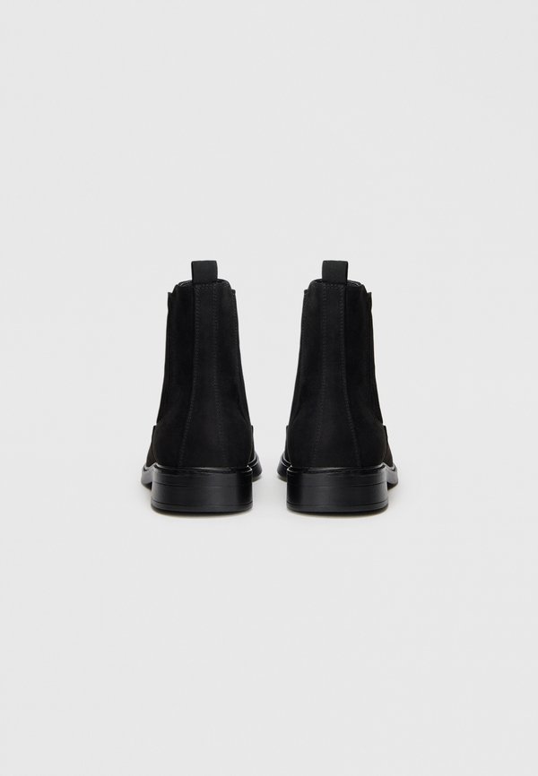 Pier One by Zalando
