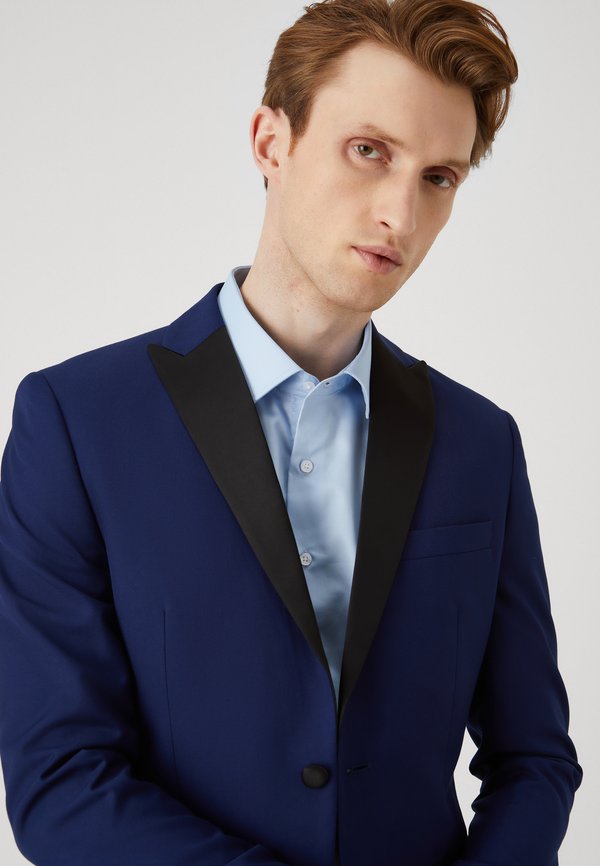 Isaac Dewhirst TUX SET