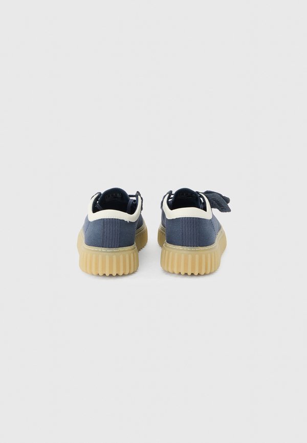 Clarks TORHILL LO