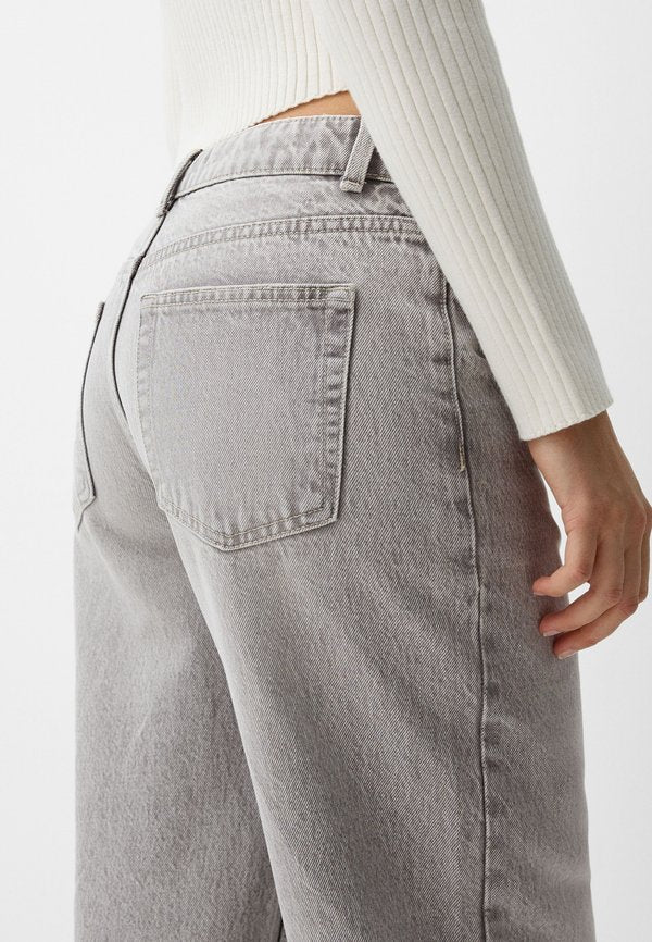 Bershka MOM