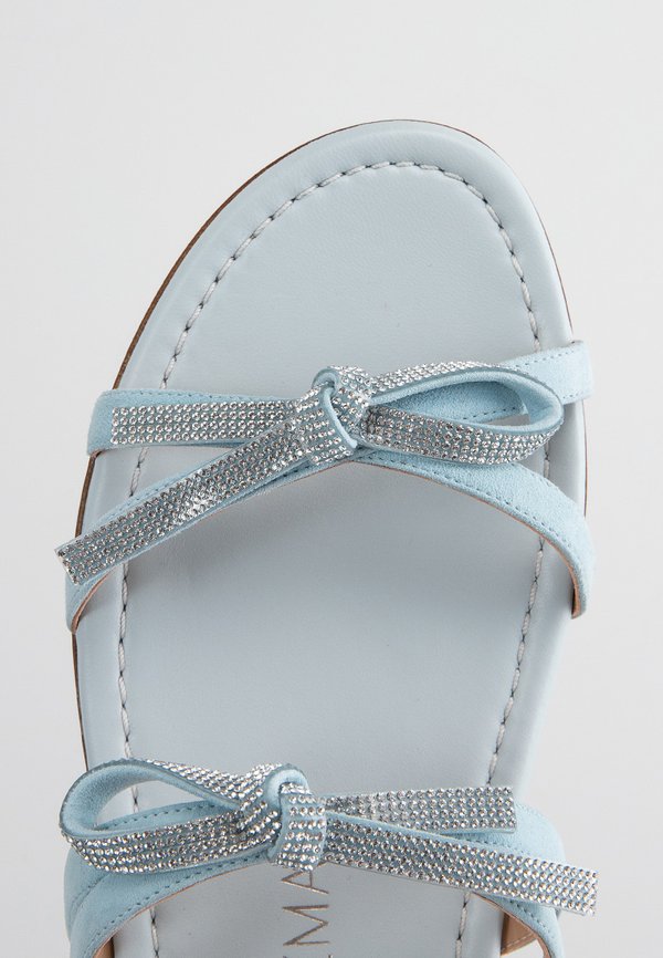 Stuart Weitzman BOW