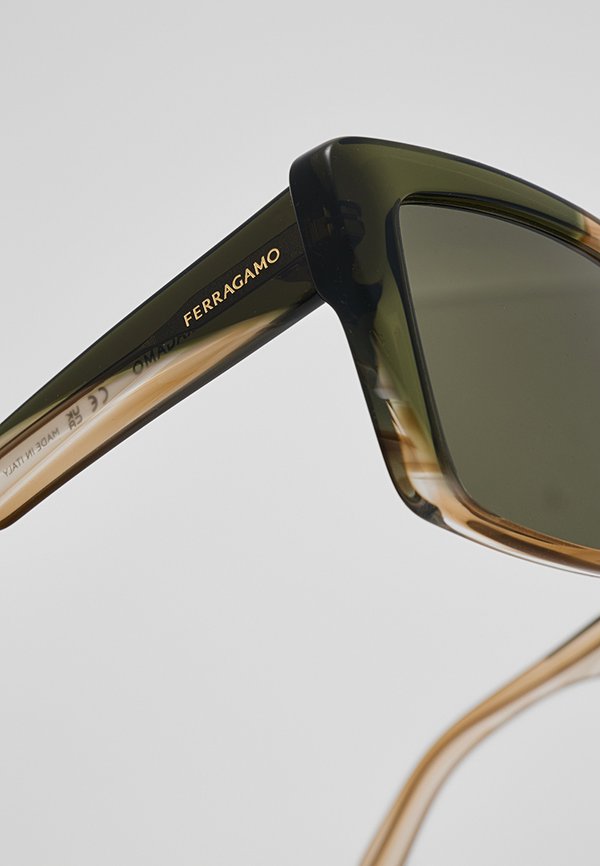 FERRAGAMO SF1060SN