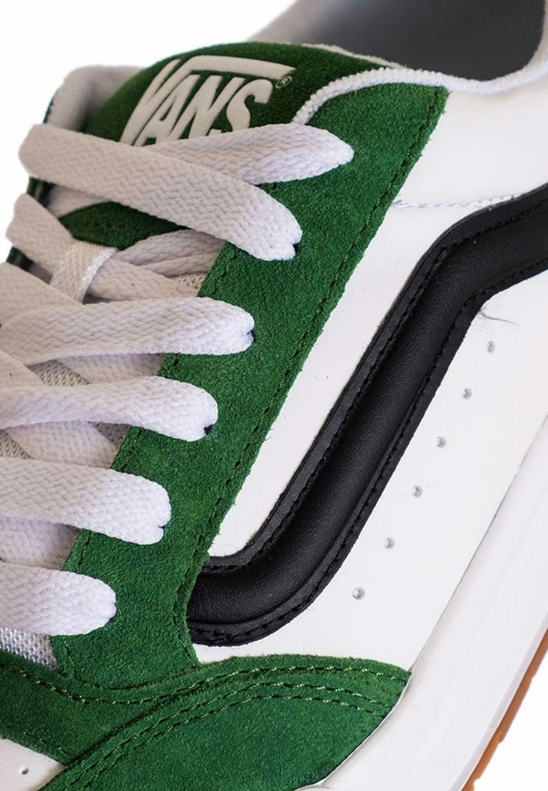 Vans HYLANE