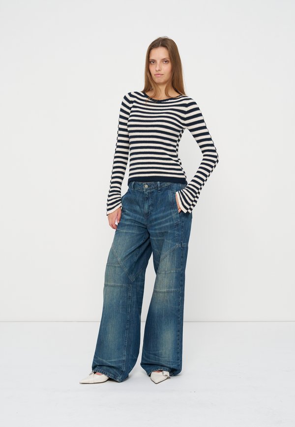 TWINSET