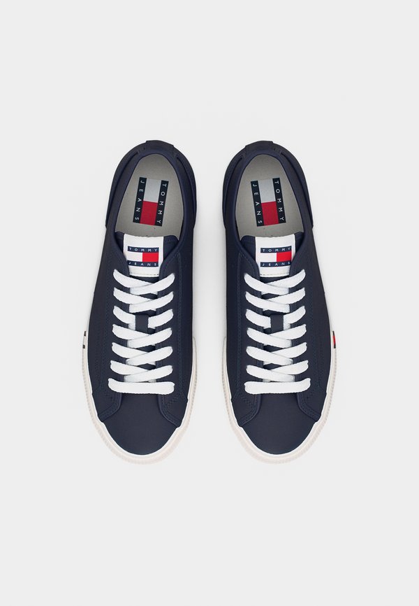 Tommy Jeans ARCHIVE FLAG STRIPE LEATHER TRAINERS