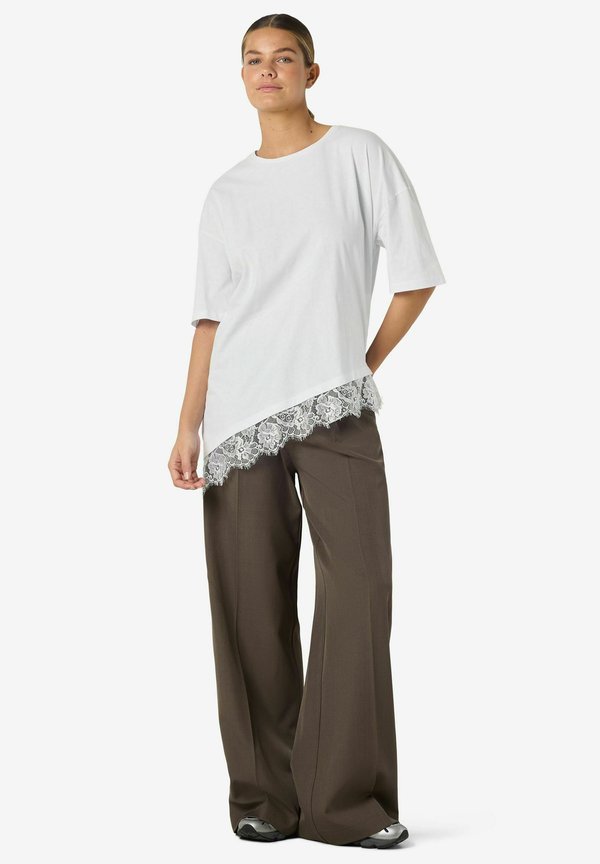 Noisy May NMEASY LACE DETAIL S/S T-SHIRT