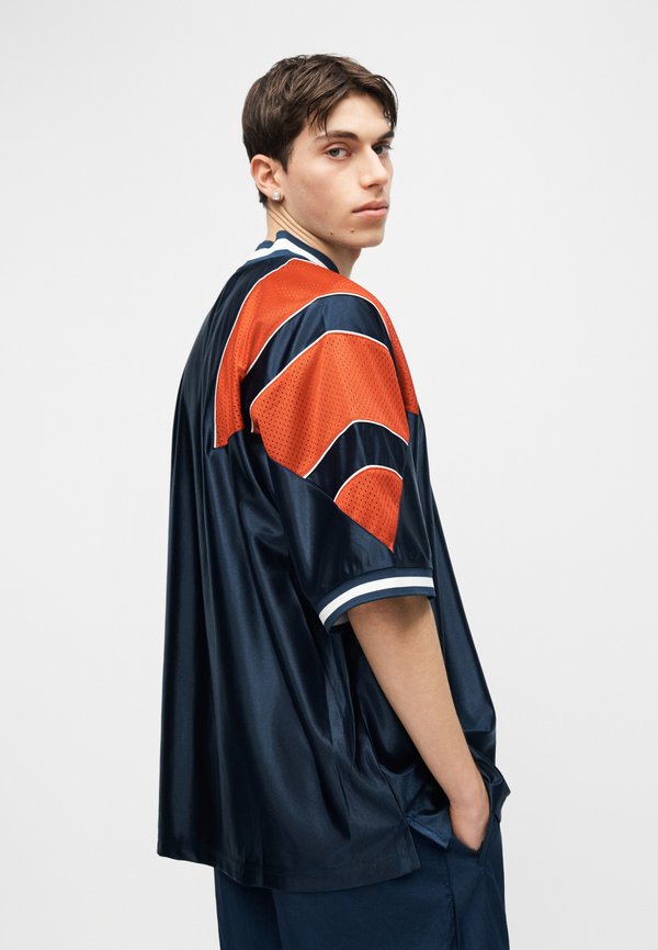 adidas Originals LOOSE