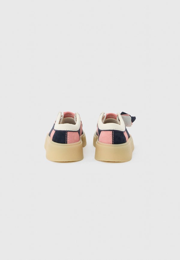 Clarks TORVIEW