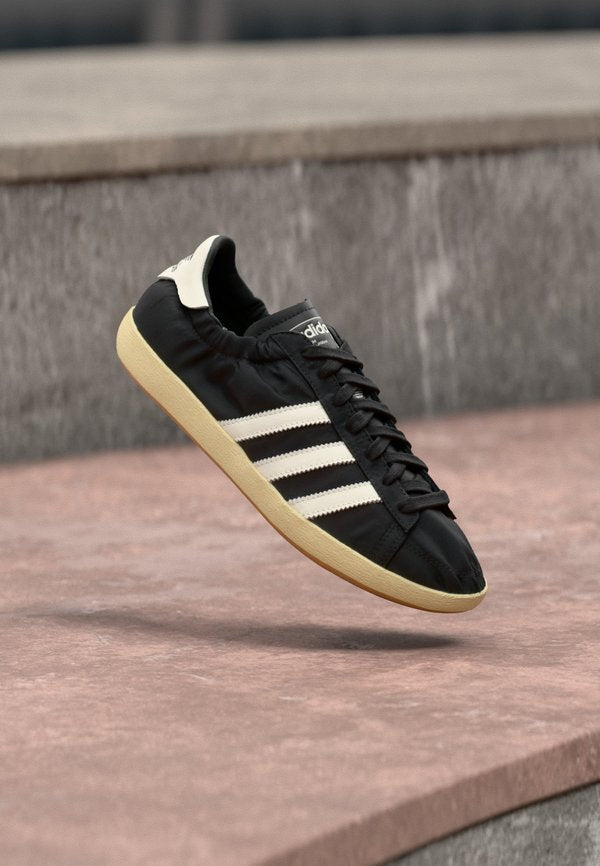 adidas Originals JABBAR WOMENS SCRUNCH - Trainers - core black/off white/warm vanilla