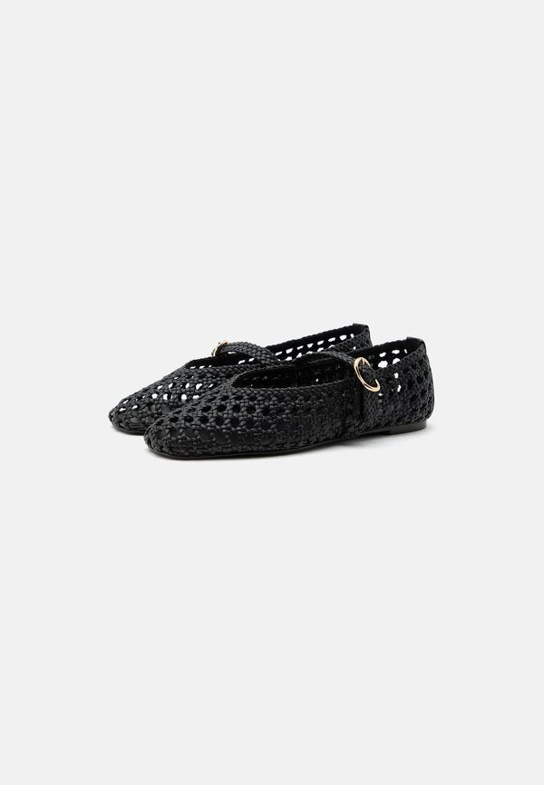 Stuart Weitzman PRIM WOVEN MARY JANE