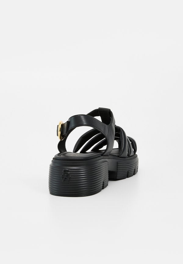 Stuart Weitzman NOLITA