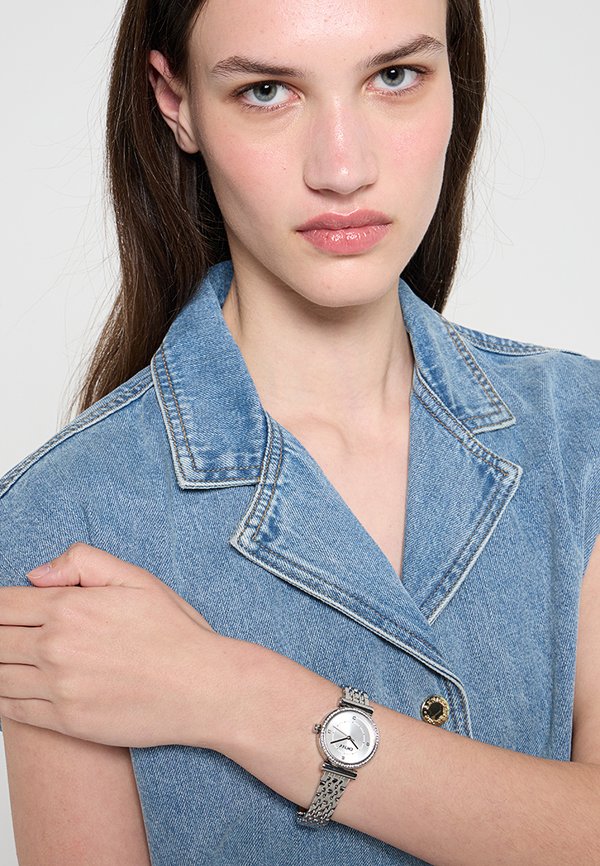 DKNY