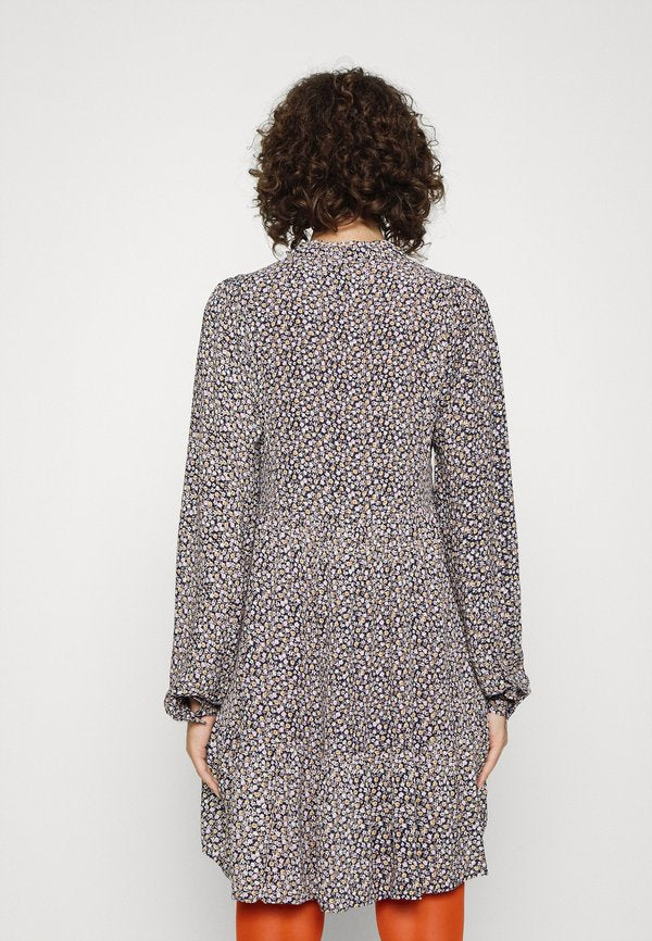 Vero Moda Tall VMCAITLYNN DRESS