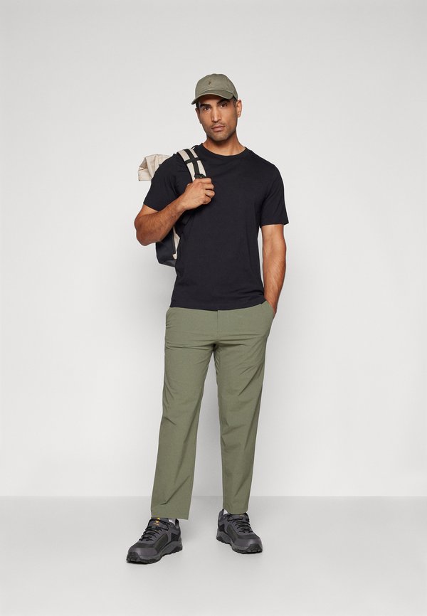Peak Performance ORIGINAL SMALL LOGO TEE