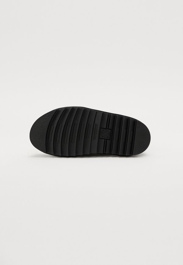 Dr. Martens RAINE