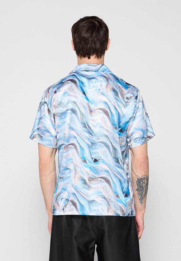 Carlo Colucci OVERSIZE FIT