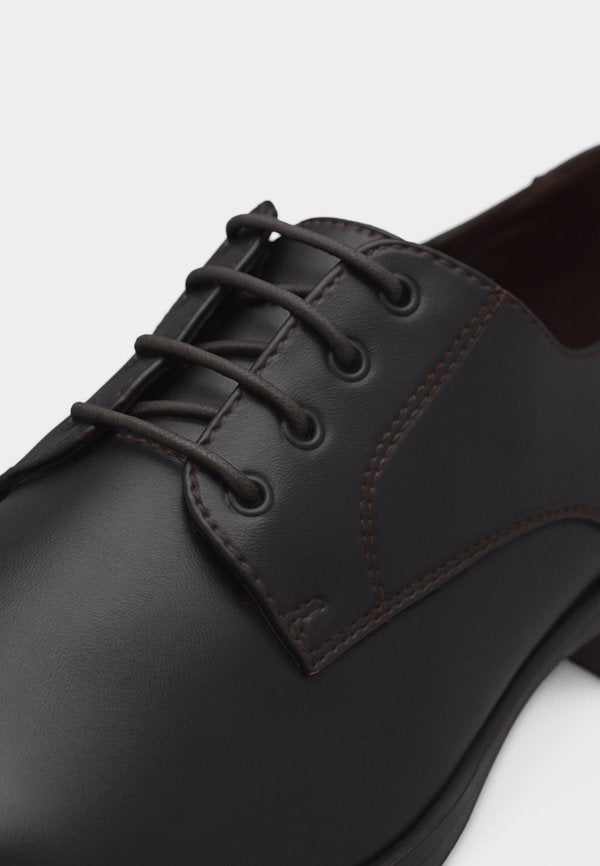 Pier One by Zalando