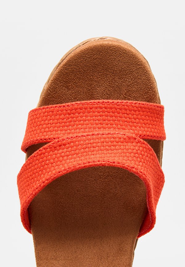 TOMS AUDREY