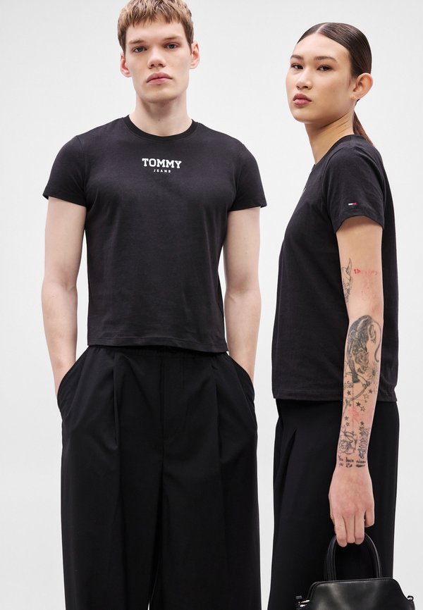 Tommy Jeans ESSENTIAL LOGO TEE UNISEX