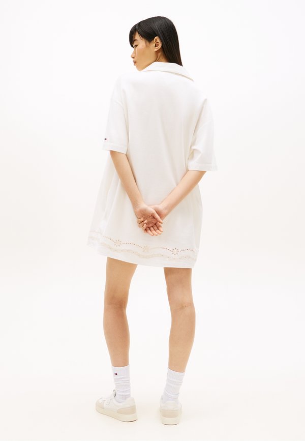 Tommy Jeans BRODERIE ANGLAISE RELAXED MINI SHIRT DRESS