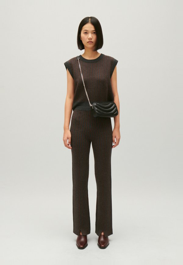 Claudie Pierlot PANTALON MAILLE RAYÉE