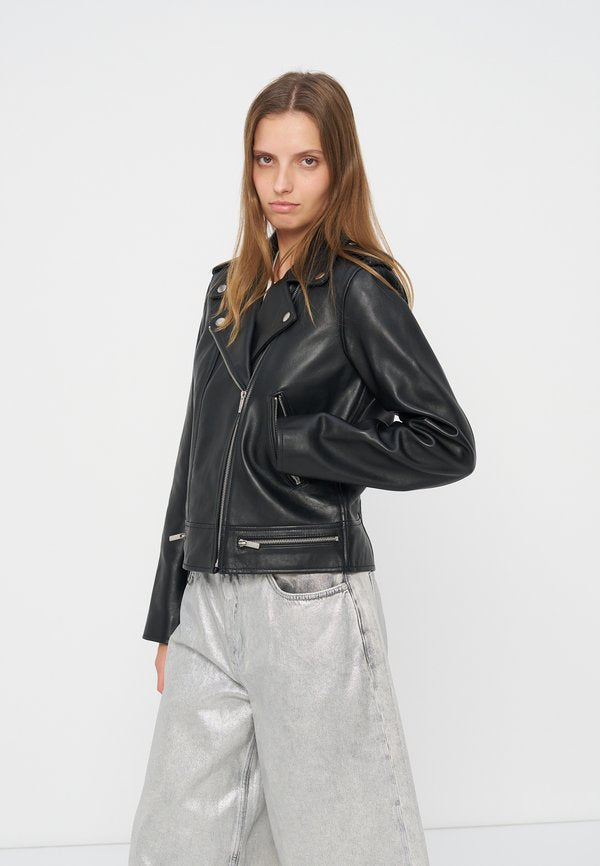 TWINSET