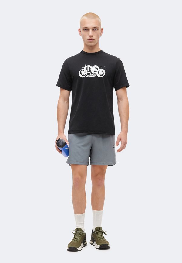 Nike Performance HYVERSE