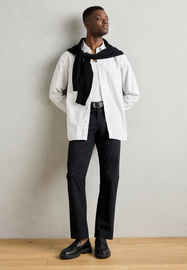 Lindbergh SUPERFLEX CHINO WITH BELT