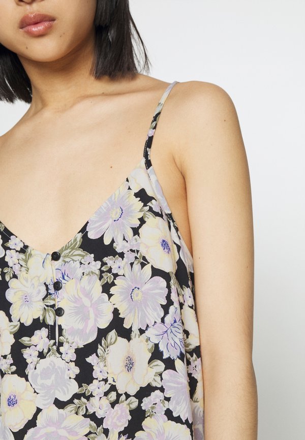 Pieces Petite PCNYA SLIP