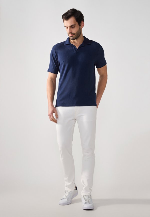 Pier One by Zalando
