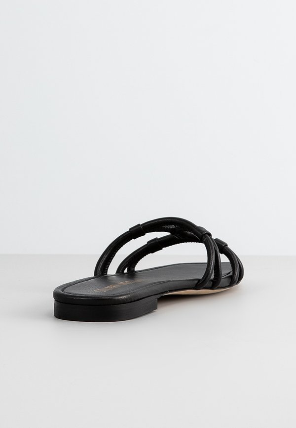 Stuart Weitzman