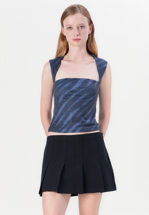Abercrombie & Fitch AVA BARE SLINKY RUCHED PORTRAIT