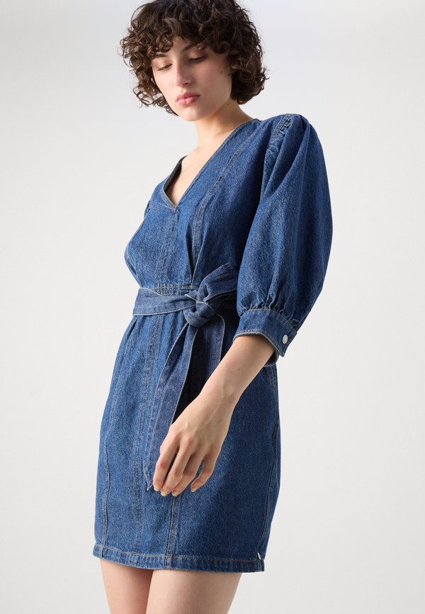 Scotch & Soda BELTED V NECK DRESS