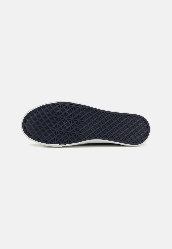 Pier One by Zalando