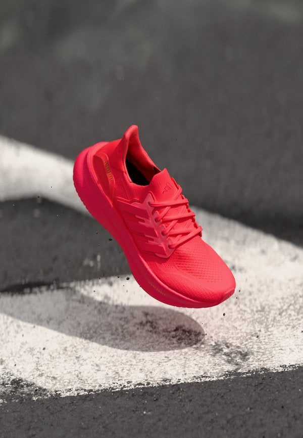adidas Performance ULTRABOOST 5 - Road running shoes - lucid red/matte gold-coloured