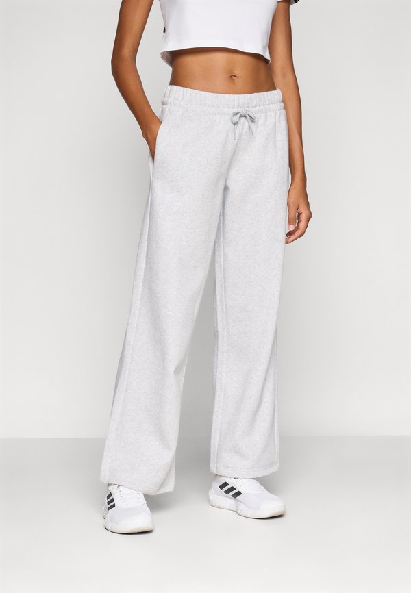 adidas Sportswear ESSENTIALS SMALL LOGO FEEL COZY OPEN HEM PANTS - Tracksuit bottoms - light grey heather/white