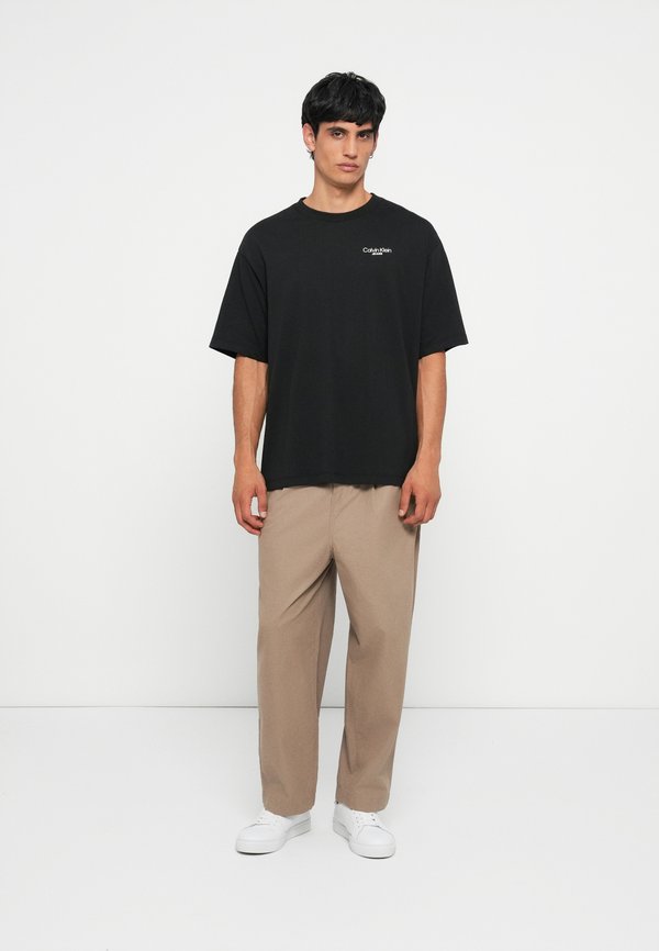 Calvin Klein Jeans LOGO BACK PRINT UNISEX