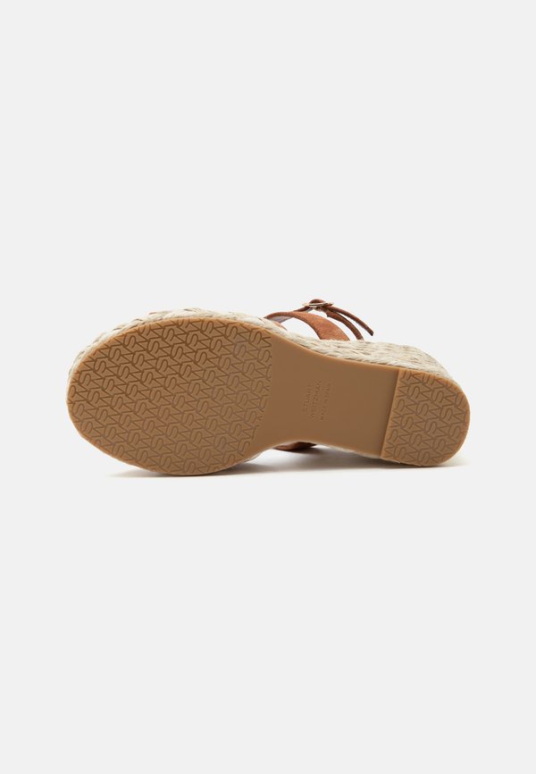 Stuart Weitzman ALYSSA WEDGE