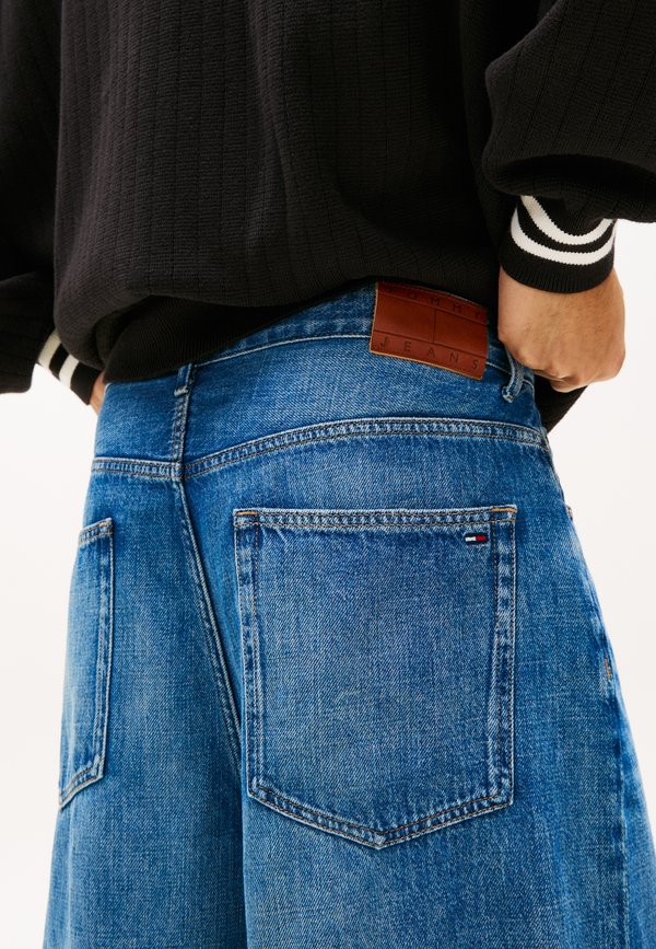 Tommy Jeans THEO FADED LOOSE DENIM SHORTS