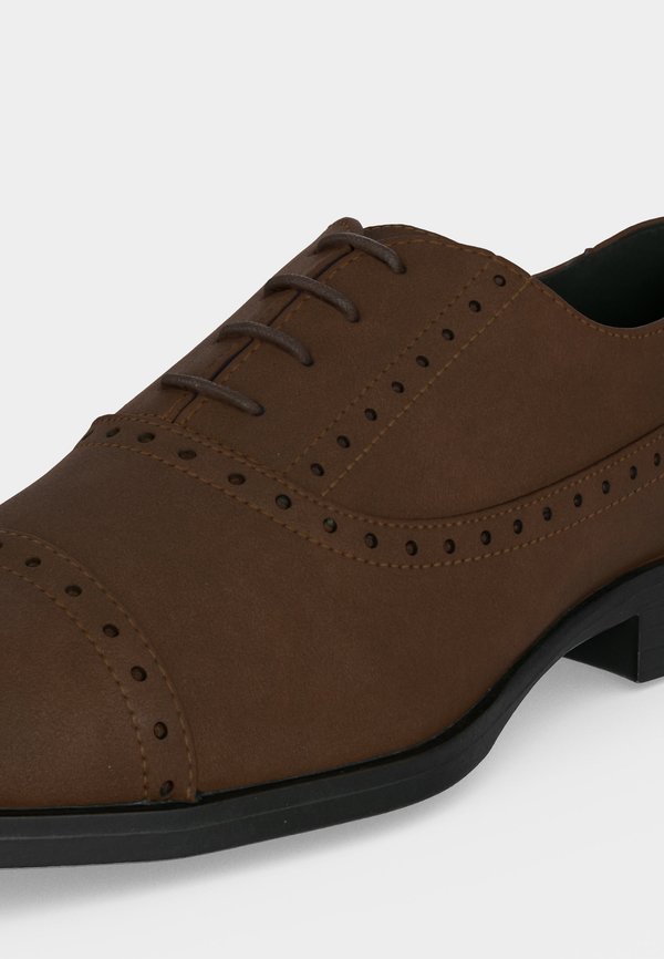 Pier One by Zalando