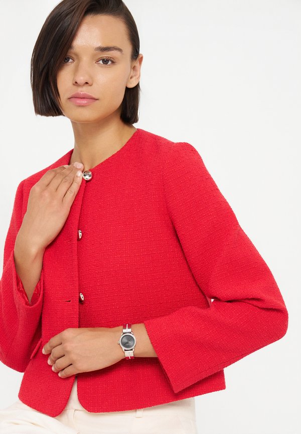 DKNY