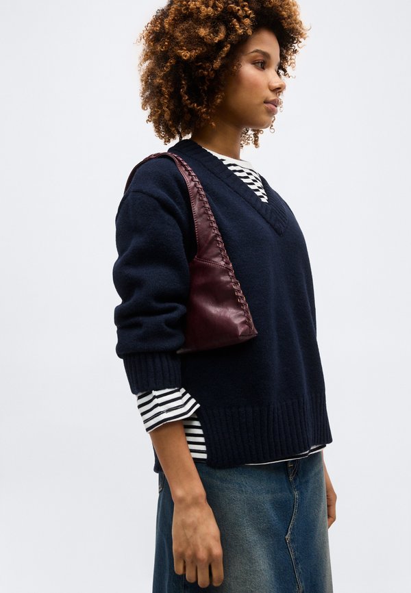 Gina Tricot V NECK SWEATER
