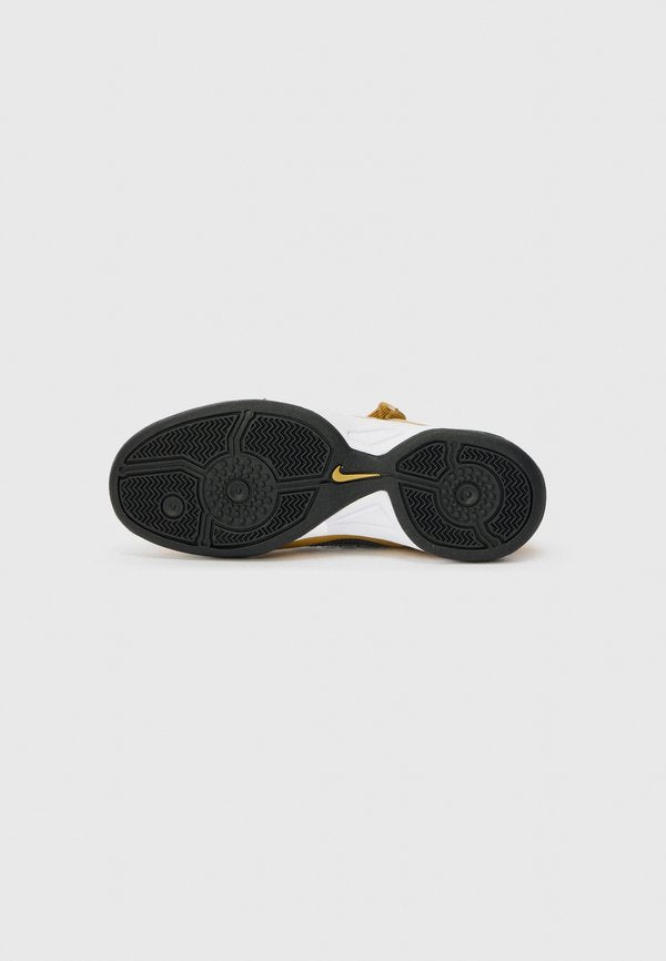 Nike Sportswear T90