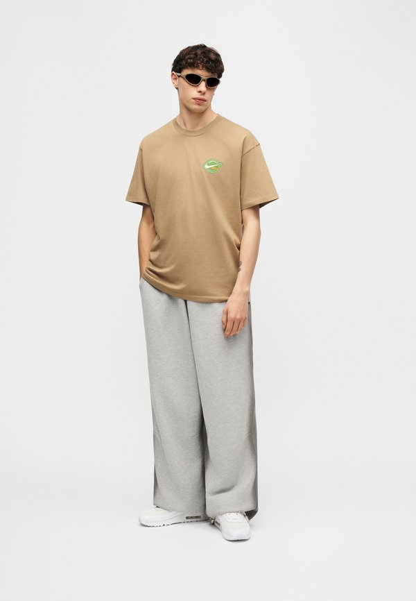 Nike Sportswear TEE
