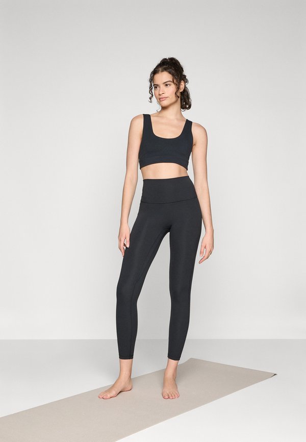 adidas Performance ALL ME SCULPT