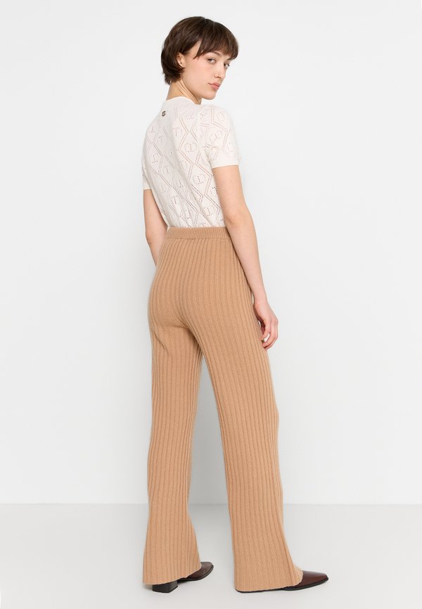 TWINSET