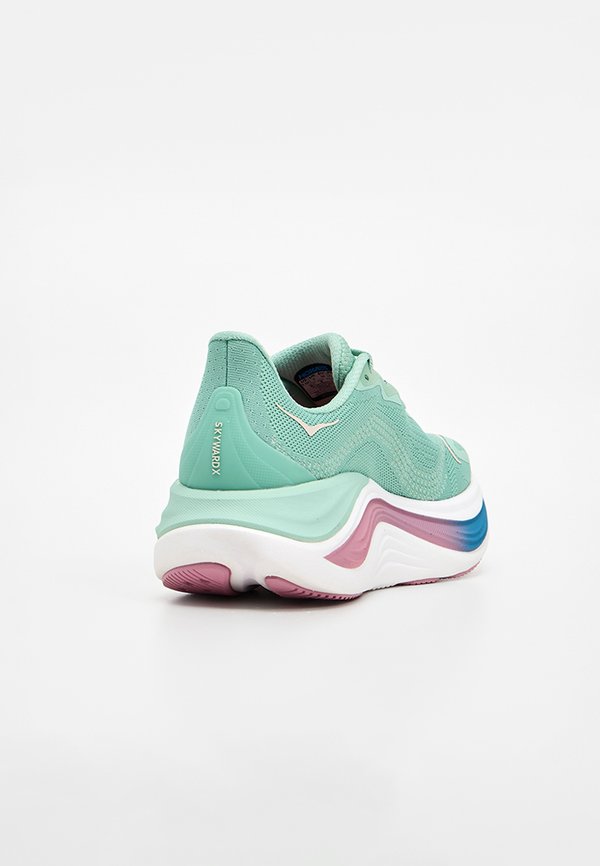 HOKA SKYWARD X