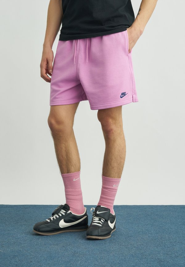 Nike Sportswear M NK CLUB FLOW FT SHORT - Tracksuit bottoms - magenta/midnight navy
